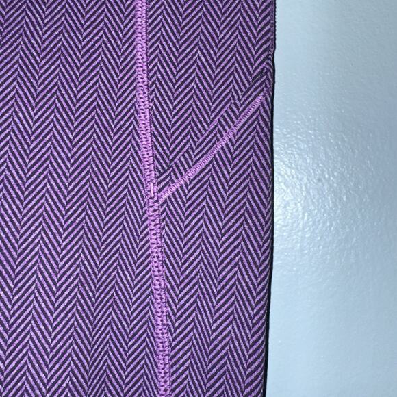 Lululemon Women's Rebel Runner Crop Giant Herringbone Black Grape Purple - Picture 5 of 11